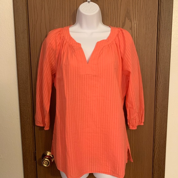 🔥Vineyard vines top - Picture 1 of 6